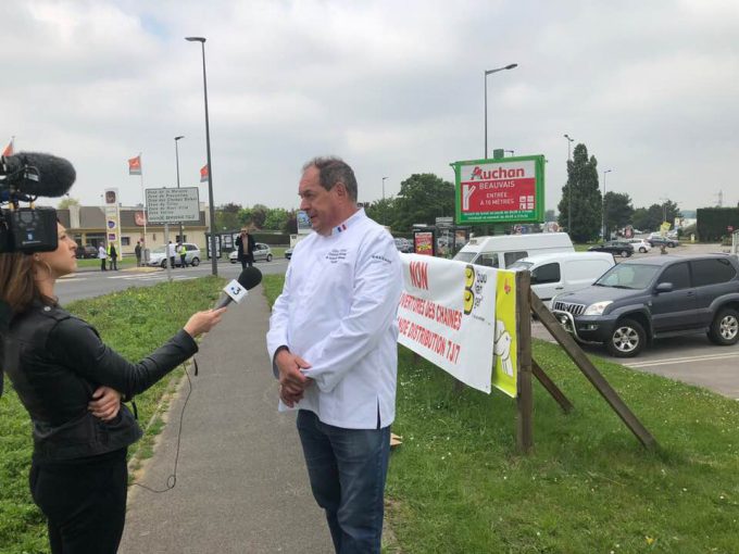 Quand les boulangers manifestent contre l&rsquo;ouverture 7/7 des grandes surfaces